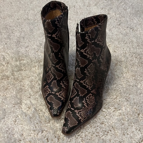 Jennifer Lopez Shoes | Jlo Snakeskin Dorindah Bootie - Size 9.5 - New, Never Worn | Color: Brown | Size: 9.5 | Kristinasids's Closet